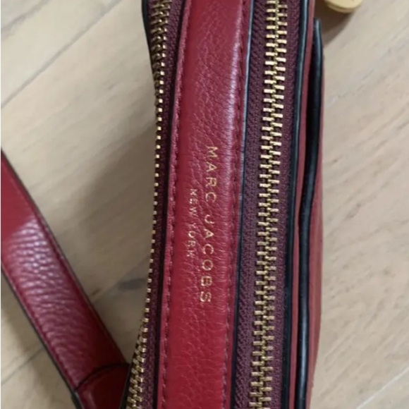 Marc Jacobs rare soft 21 crossbody bag nwot cranberry can be a clutch nwot - Picture 6 of 8